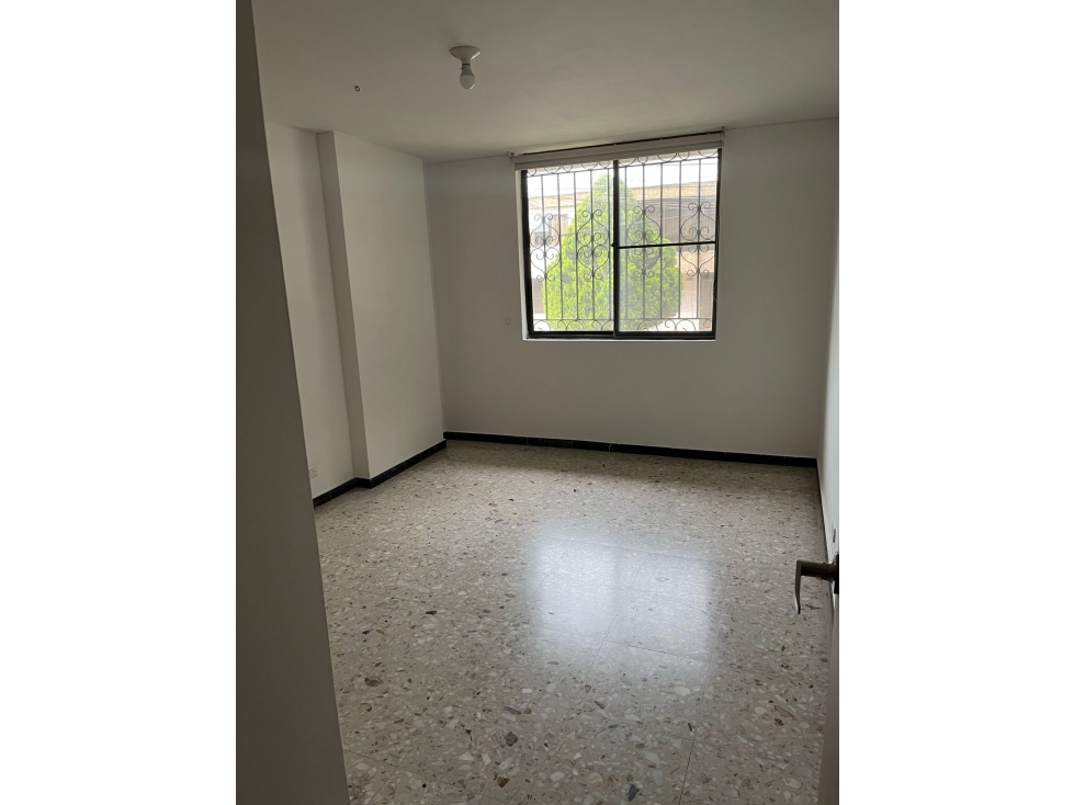 VENDO APARTAMENTO EN EL BARRIO LA FLORA, NORTE DE CALI — foto 3