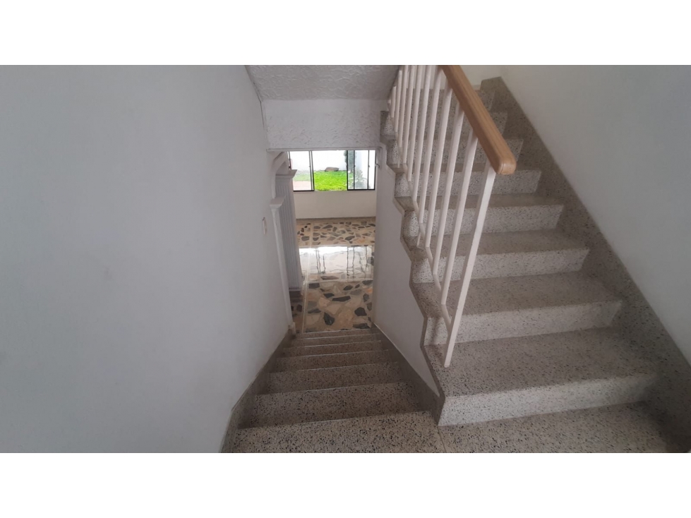VENDEMOS CASA 3 NIVELES - PROVENZA — foto 3