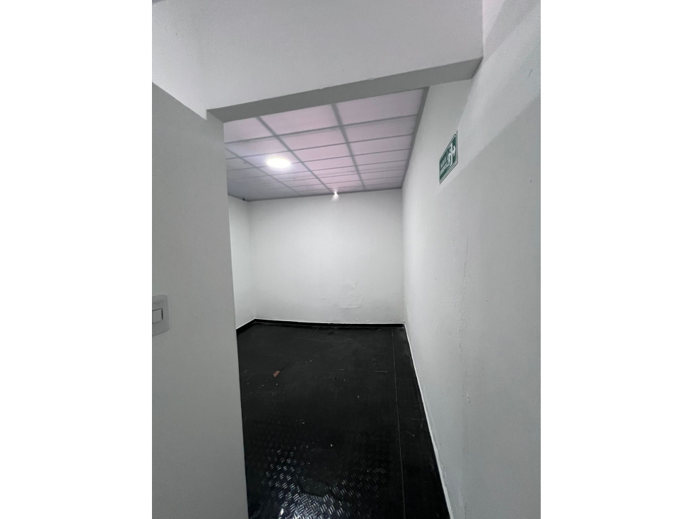 ARRIENDO LOCAL CABECERA - 4