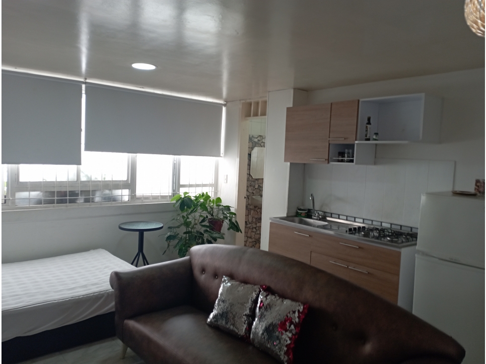 VENDO APARTA ESTUDIO / CENTRO