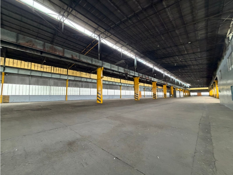 VENDEMOS BODEGA - PARQUE INDUSTRIAL 2 / GIRON - 5