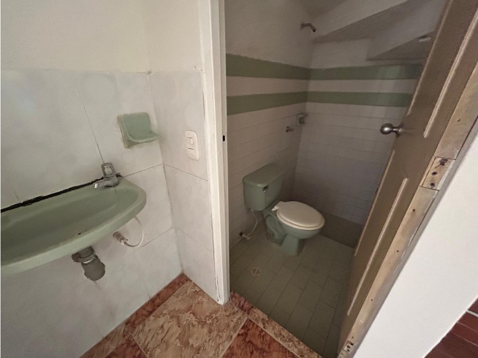 VENDEMOS AMPLIA CASA - ALTOS DEL CACIQUE / FLORIDABLANCA — foto 6