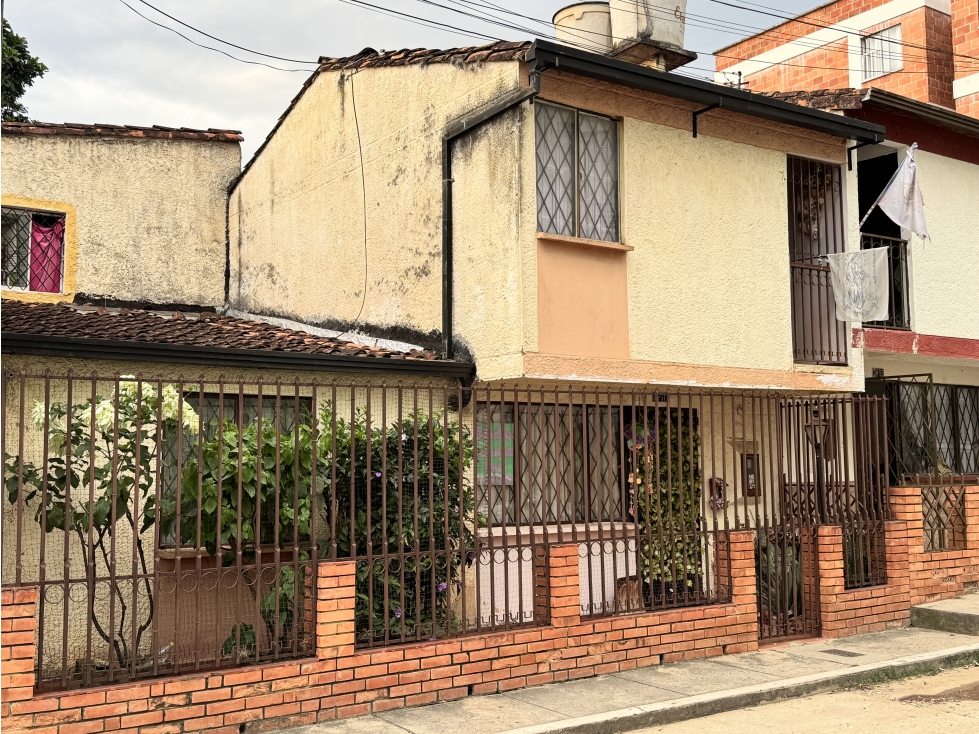VENDEMOS CASA EN NOGALES / FLORIDABLANCA - 1