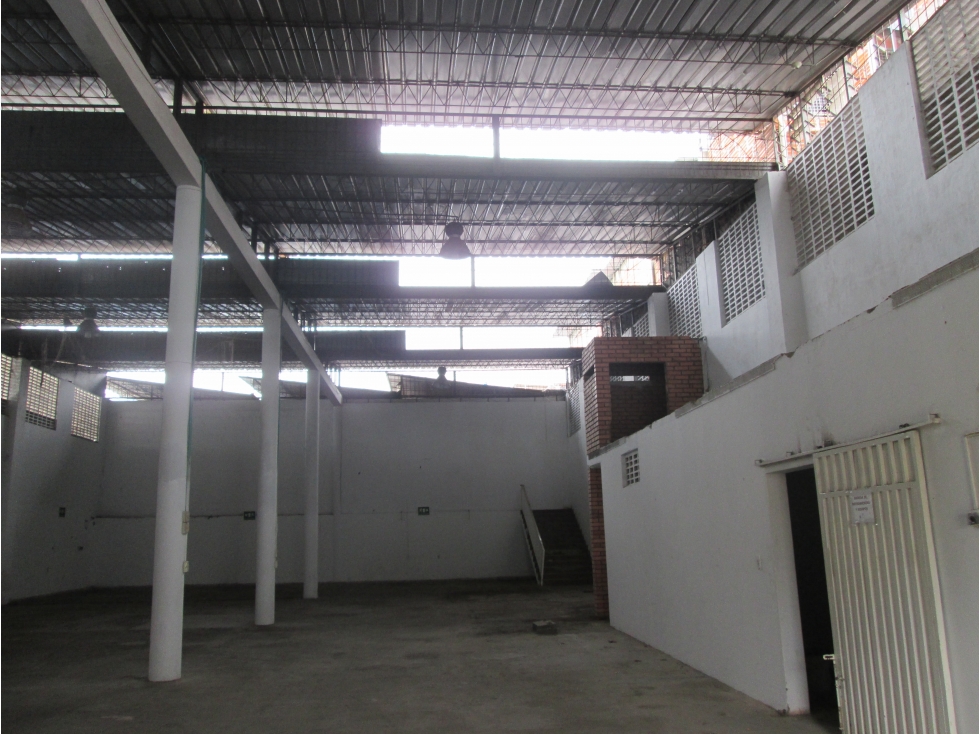 VENDO BODEGA COMUNEROS - 2