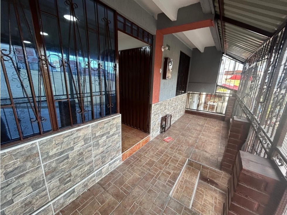 VENDEMOS CASA DE 2 PISOS - LA CUMBRE / FLORIDABLANCA
