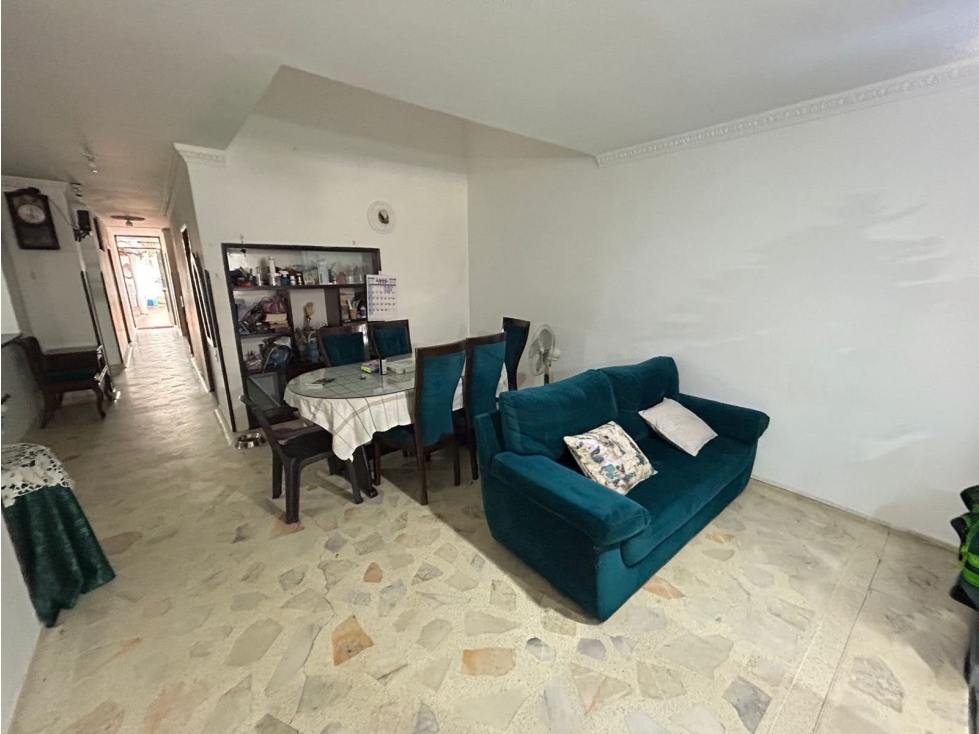 VENDEMOS CASA AMPLIA EN SAN ALONSO