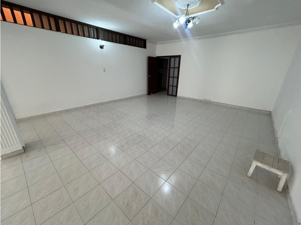ARRIENDO CASA BARRIO EL PRADO - 3