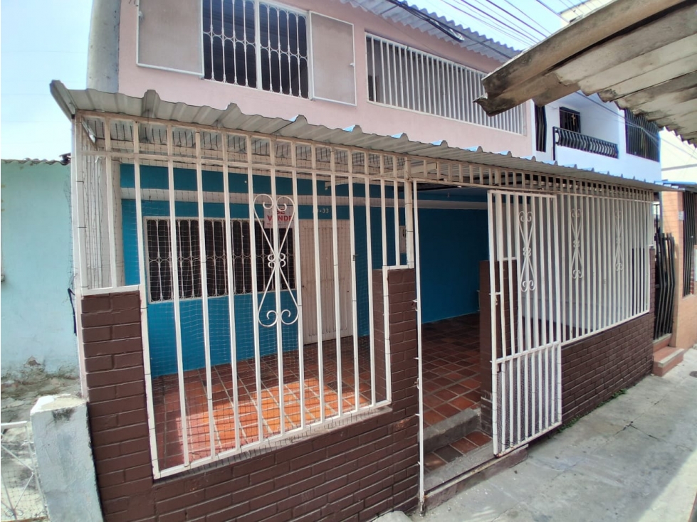 VENDEMOS CASA - RIO PRADO / GIRON