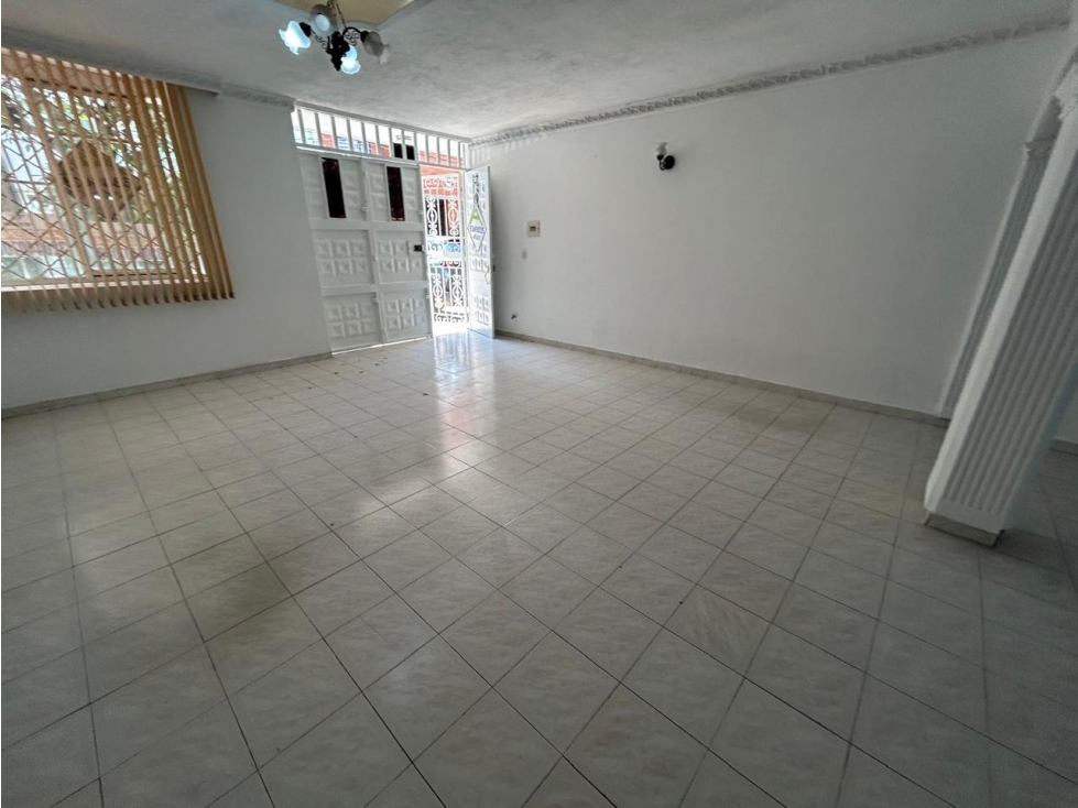 ARRIENDO CASA BARRIO EL PRADO - 4