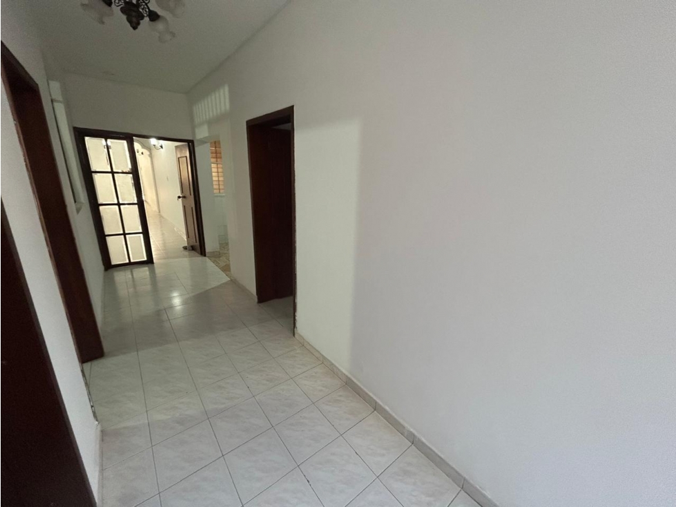 ARRIENDO CASA BARRIO EL PRADO - 5