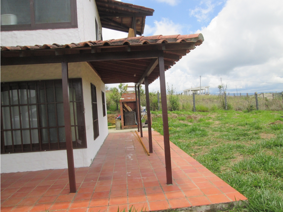 VENDO TERRENO CON CASA MESA DE LOS SANTOS - 6