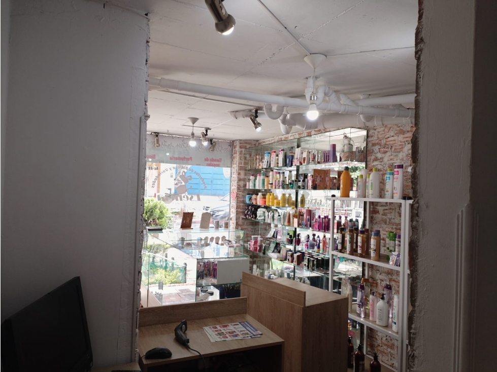 ARRIENDO LOCAL BARIO EL PRADO - 4