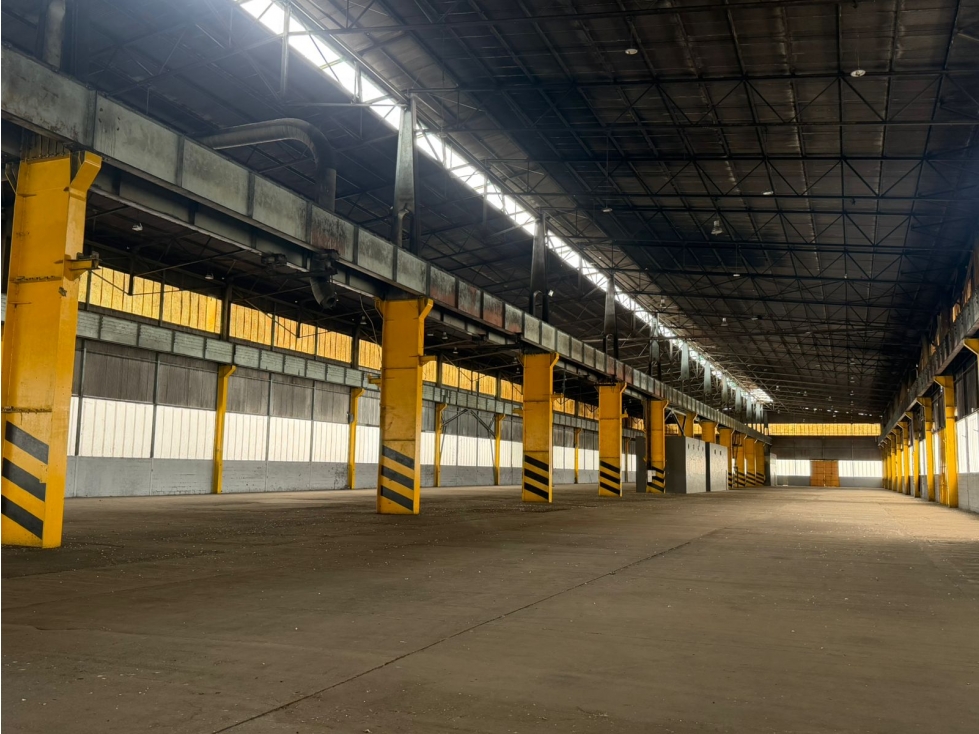 VENDEMOS BODEGA - PARQUE INDUSTRIAL 2 / GIRON - 6