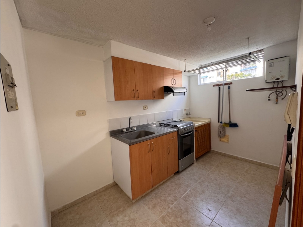 SE ARRIENDA APARTAMENTO / BALCONES DE LA COLINA - 4