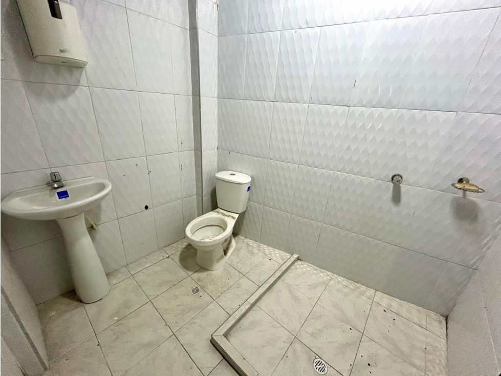 ARRENDAMOS BODEGA O LOCAL / AVENIDA GONZALEZ VALENCIA / BUCARAMANGA - 5