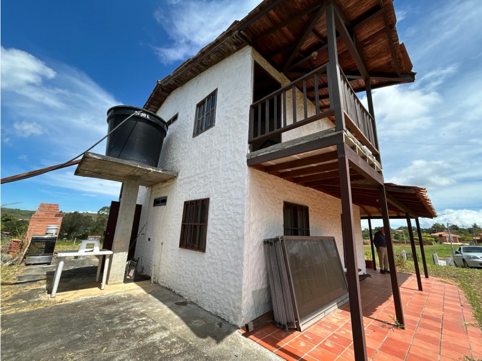 VENDO TERRENO CON CASA MESA DE LOS SANTOS - 3