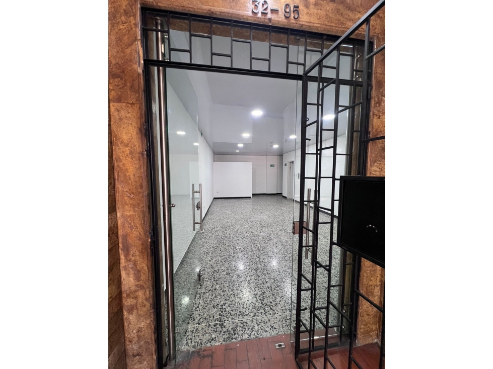 ARRIENDO LOCAL CABECERA - 1