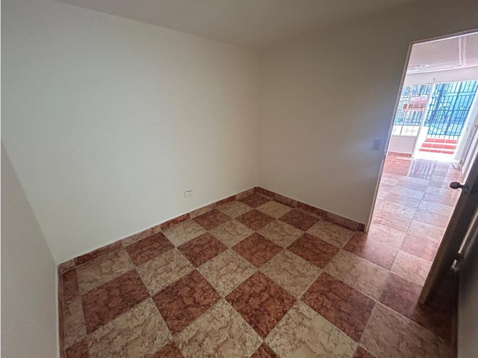 VENDEMOS AMPLIA CASA - ALTOS DEL CACIQUE / FLORIDABLANCA — foto 5