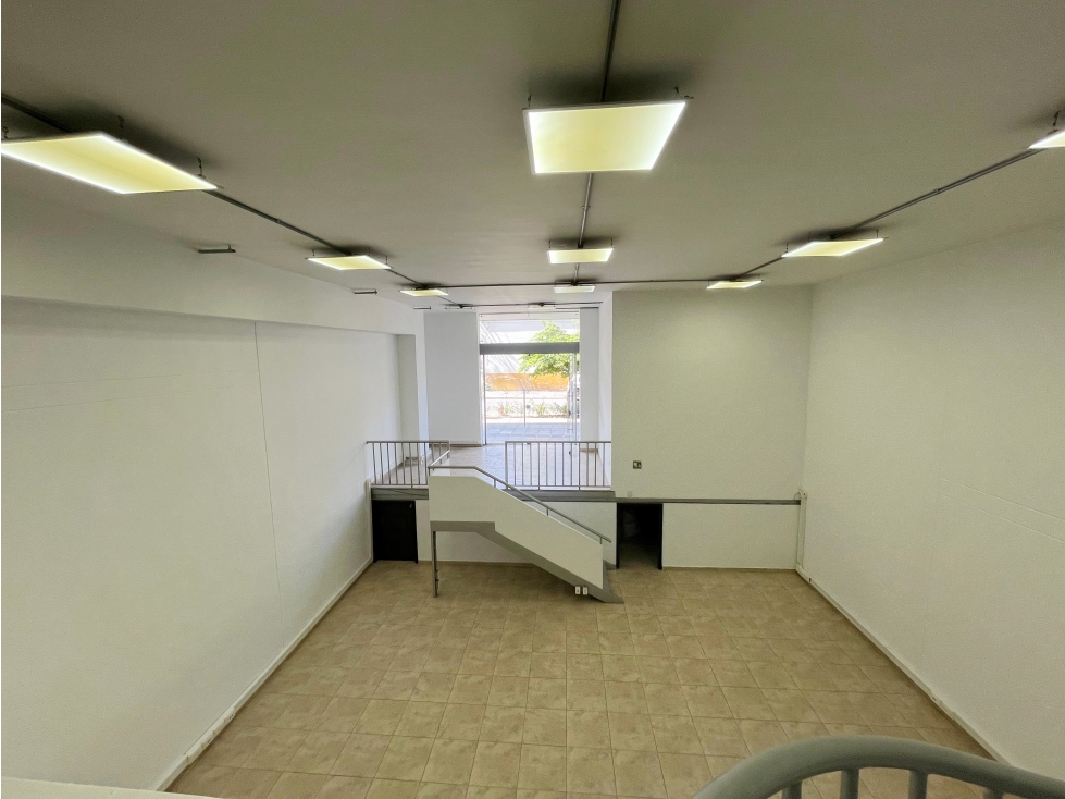 LOCA COMERCIAL EN ARRIENDO - UBICACION ESTRATEGICA Y SEGURA - 3