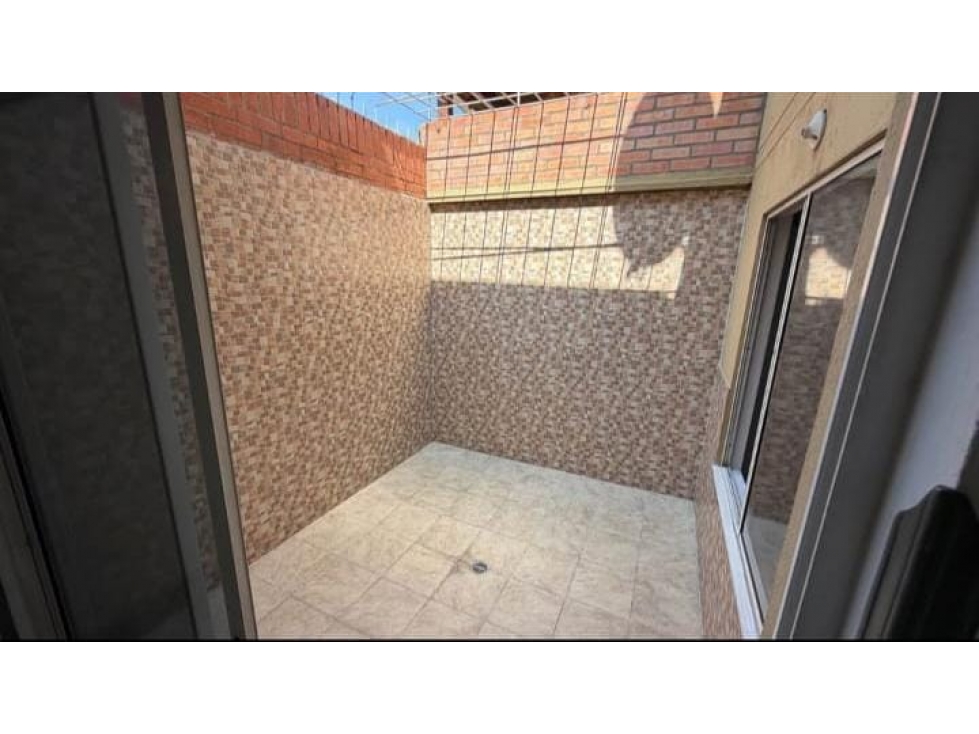VENDEMOS CASA DE 2 PISOS - VERSALLES / FLORIDABLANCA — foto 5