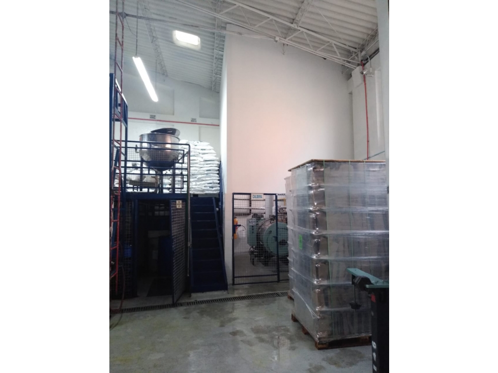 Vendo bodega estratégicamente ubicada en Fontibón — foto 2