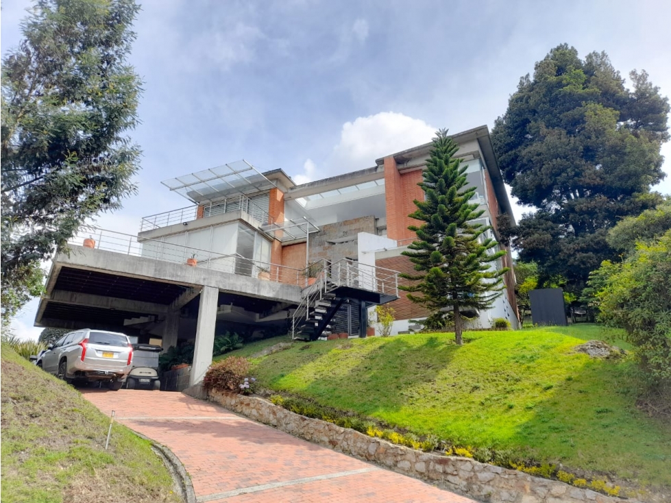 Vendo Amplia y Exclusiva Casa en Aposentos Sopó