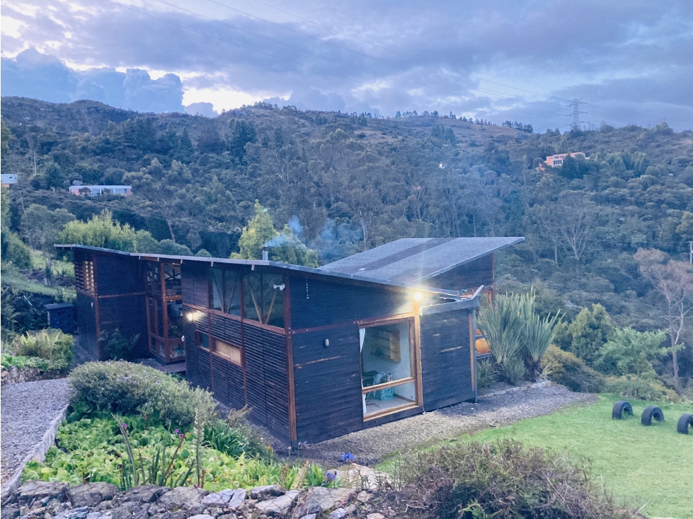 Vendo Hermosa Casa con buen lote en el hato k7 vía la Calera - 1