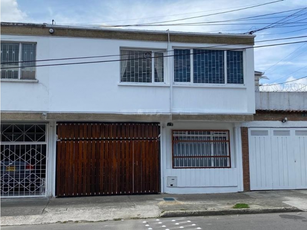 C.L. CASA EN EL POLO 4H,4B,1G.ESTUDIO, JARDIN INTERIOR