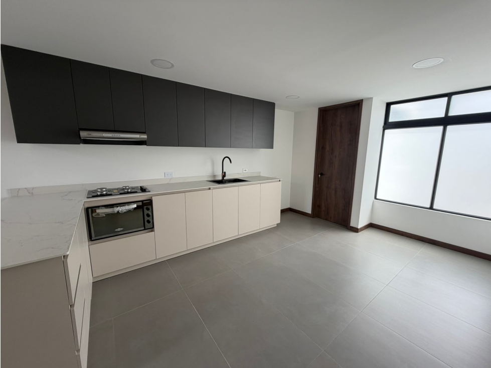 Estrena dúplex en Laureles: diseño moderno y ubicación privilegiada