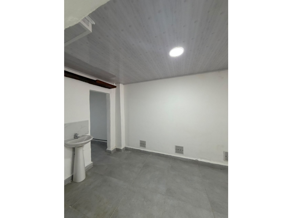 SE ARRIENDA LOCAL ESQUINERO EN PRIMER PISO BUENOS AIRES