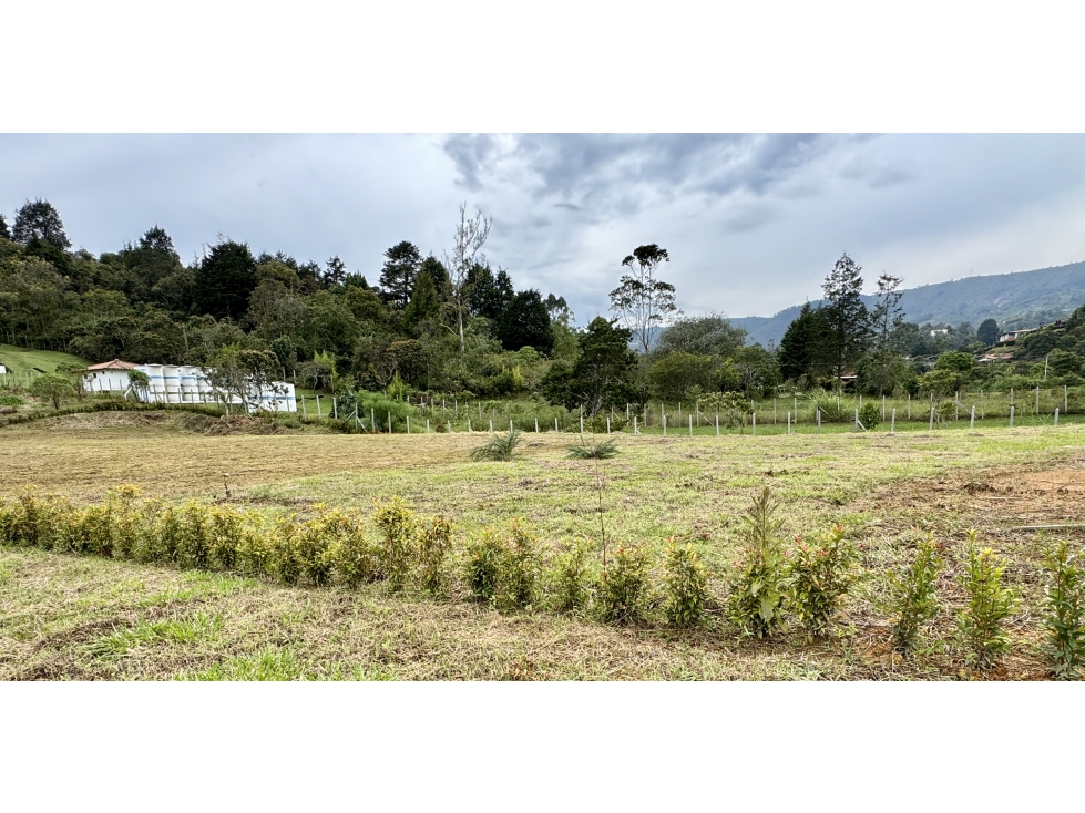 Lote plano sector Aeropuerto en Parcelación de lujo — foto 3