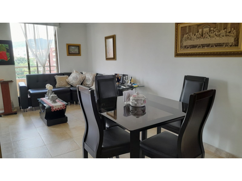 TRADICIONAL APARTAMENTO CERCA VIVA LAURELES — foto 2