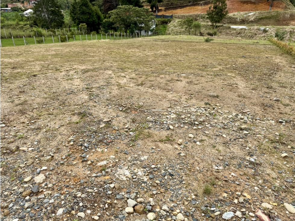 Lote plano sector Aeropuerto en Parcelación de lujo — foto 4