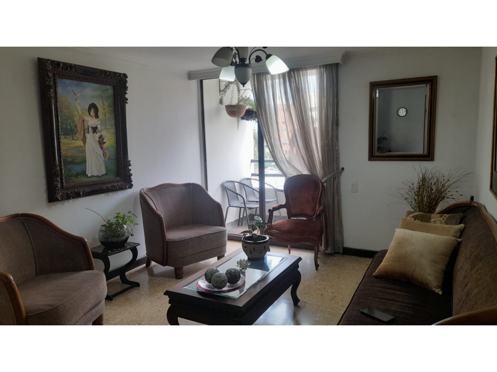 APARTAMENTO TRADICIONAL EN LAURELES LOS ALMENDROS — foto 2