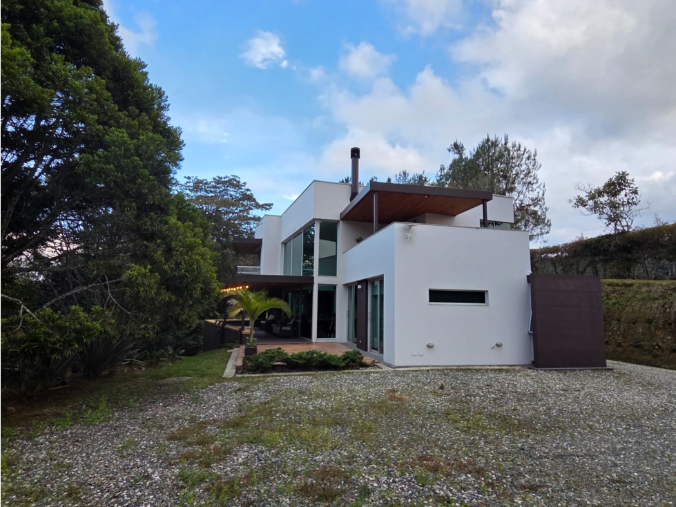 HERMOSA CASA EN ALQUILER EN PARCELACIÓN CAMPESTRE EN EL RETIRO — foto 3