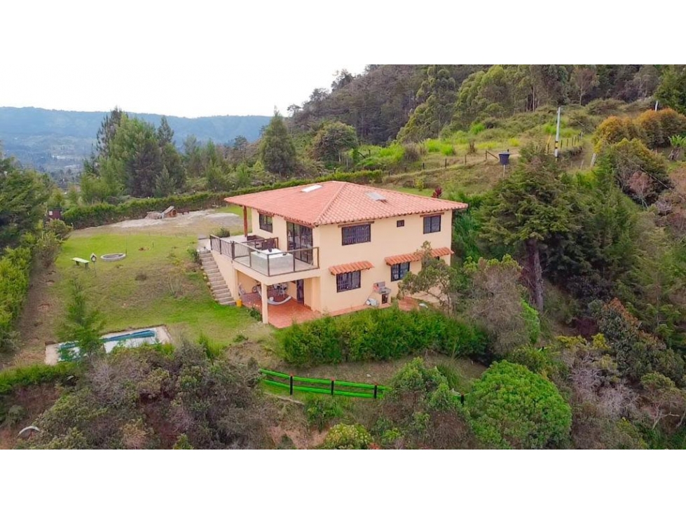 HERMOSA CASA FINCA EN GUARNE
