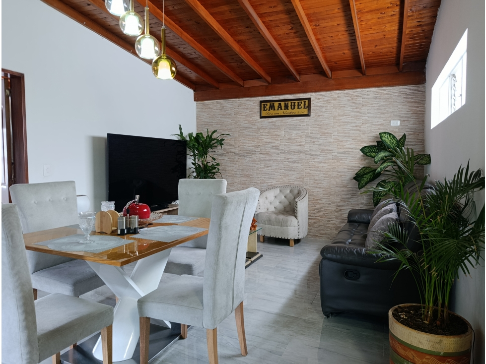 CASA REMODELADA EN LAURELES