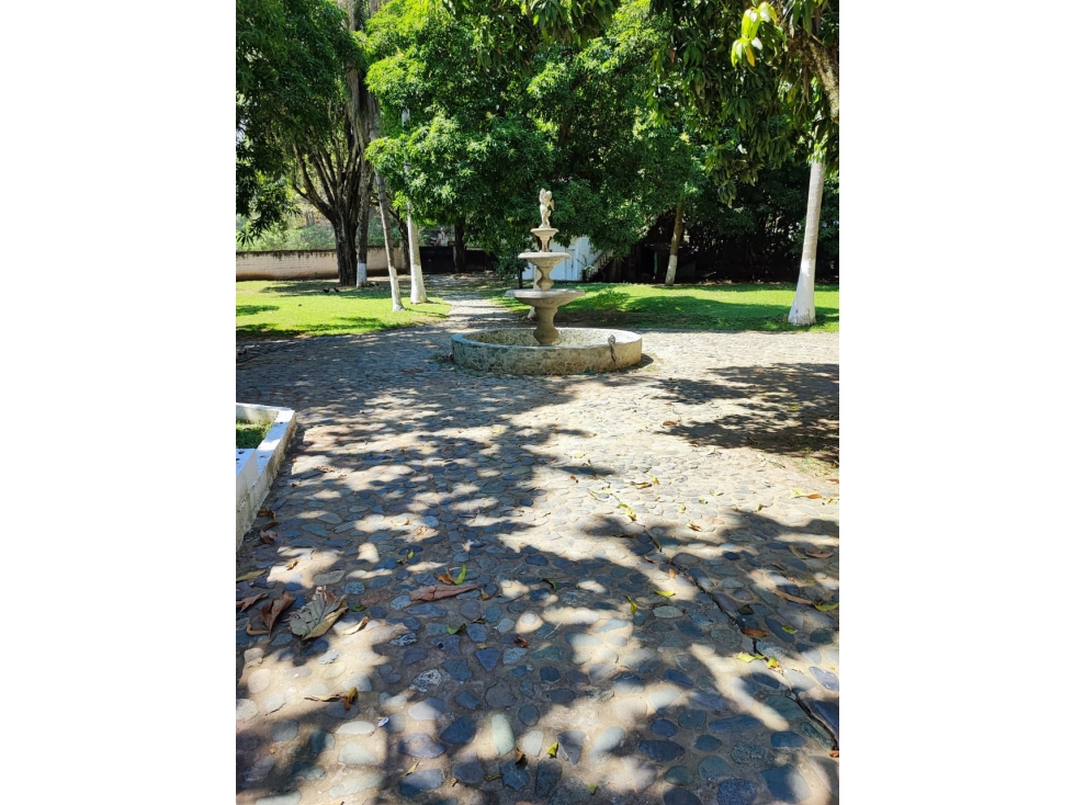 Finca lote, urbano ,cerca al parque de Santafe de Antioquia - 4