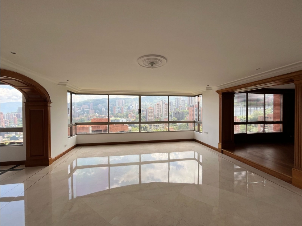 Penthouse dúplex en el Poblado: Vistas, espacios y exclusividad. — foto 2