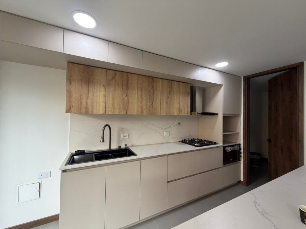 ¡Para estrenar! Amplio apartamento con terraza en Laureles — foto 2