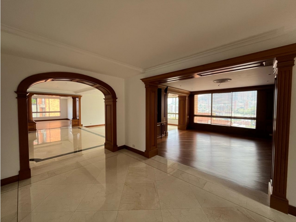 Penthouse dúplex en el Poblado: Vistas, espacios y exclusividad. — foto 4