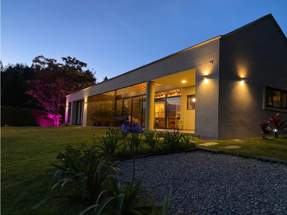 Venta de casa campestre de lujo, en parcelación - San Félix.