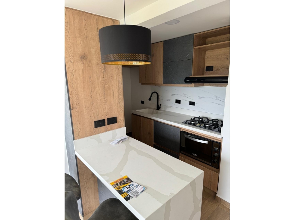 Apartamento con buena distribución y entorno tranquilo en Caldas — foto 2