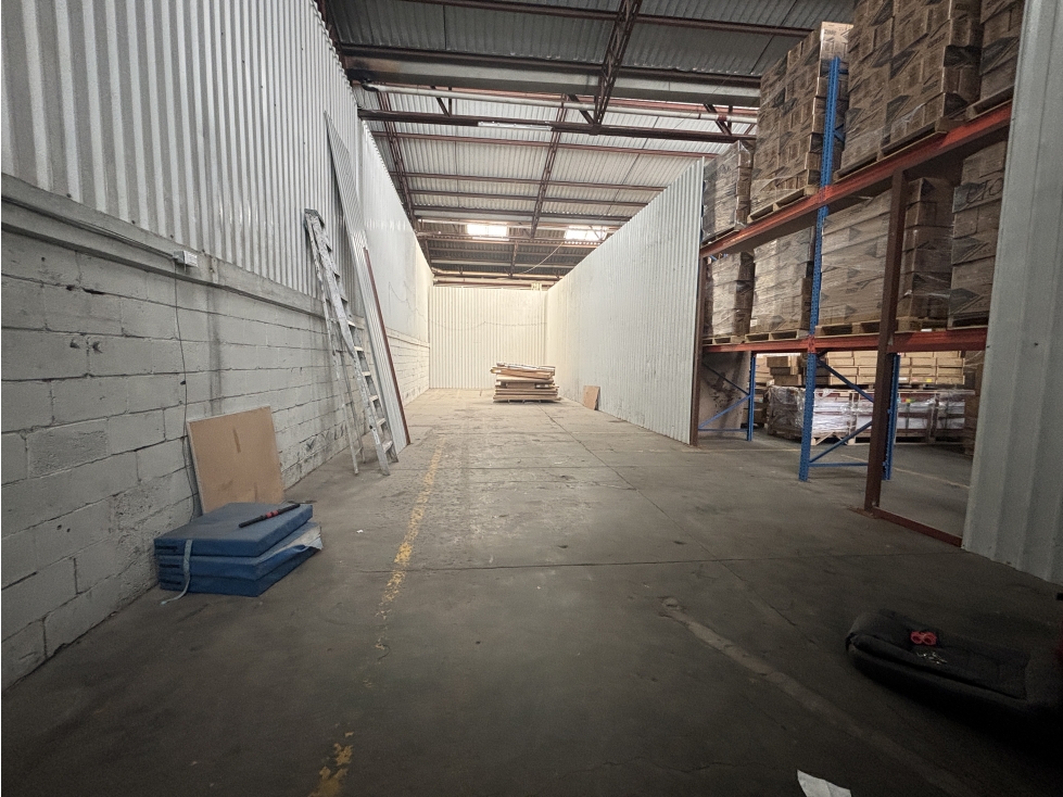 BODEGA EN RENTA 118 m2 EN CONJUNTO INDUSTRIAL - 1
