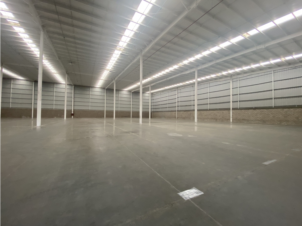 EN RENTA BODEGA 2,046 m2 PARQUE INDUSTRIAL LERMA - 1