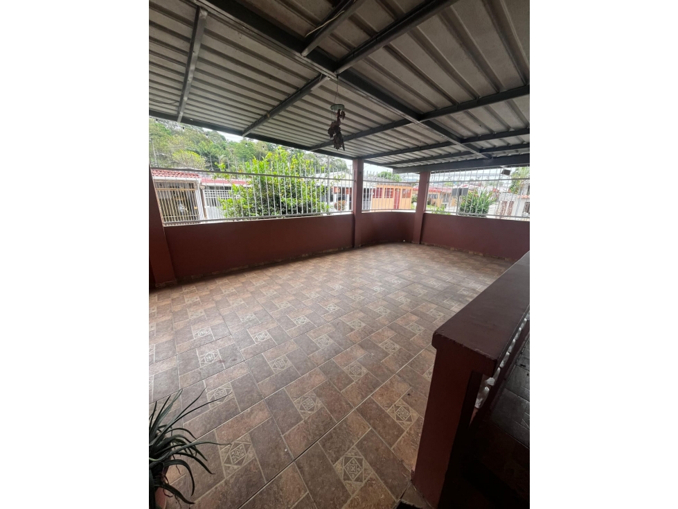 AMPLIA CASA CERCADA EN LOS ROSALES - VISTA ALEGRE 3R| 2B| 2P — foto 4