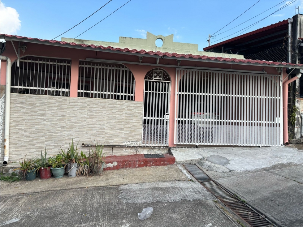 ¡OPORTUNIDAD ÃNICA! CASA REMODELADA EN ALTOS DEL CRISOL
