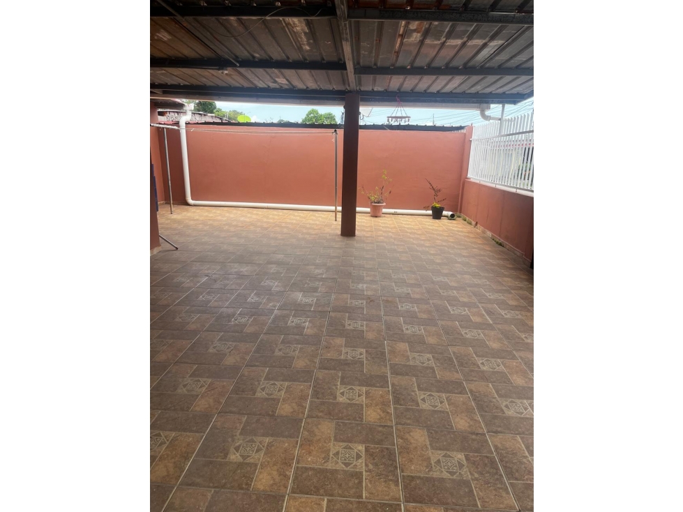AMPLIA CASA CERCADA EN LOS ROSALES - VISTA ALEGRE 3R| 2B| 2P — foto 6