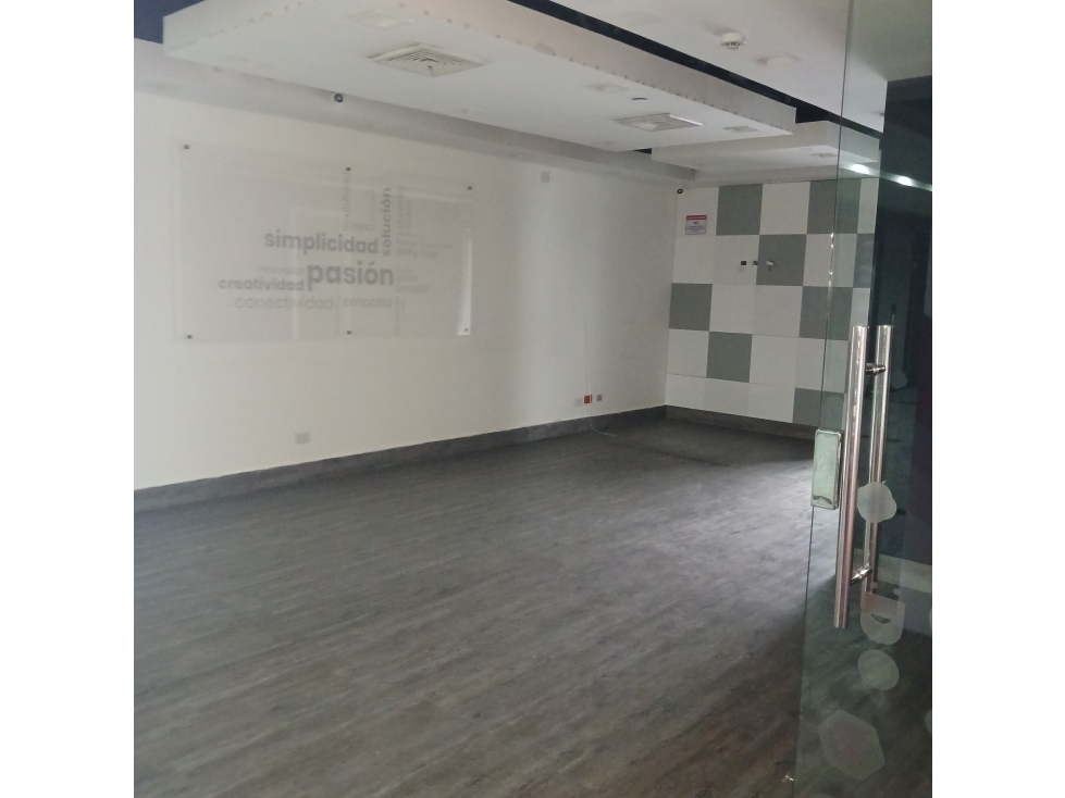 Amplias oficinas en Avenida Balboa - Torre BICSA