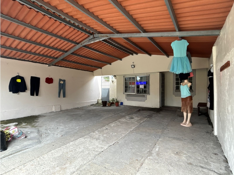¡Oportunidad única en Buena Vista, Tocumen! CASA DOS PISOS EN VENTA - 4